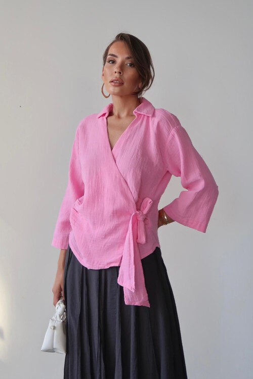 Pembe Kruvaze Yaka Bağlamalı Müslin Bluz