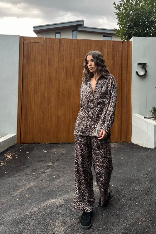 Siyah Leopar Desenli Gömlek Pantolon Alt Üst Takım