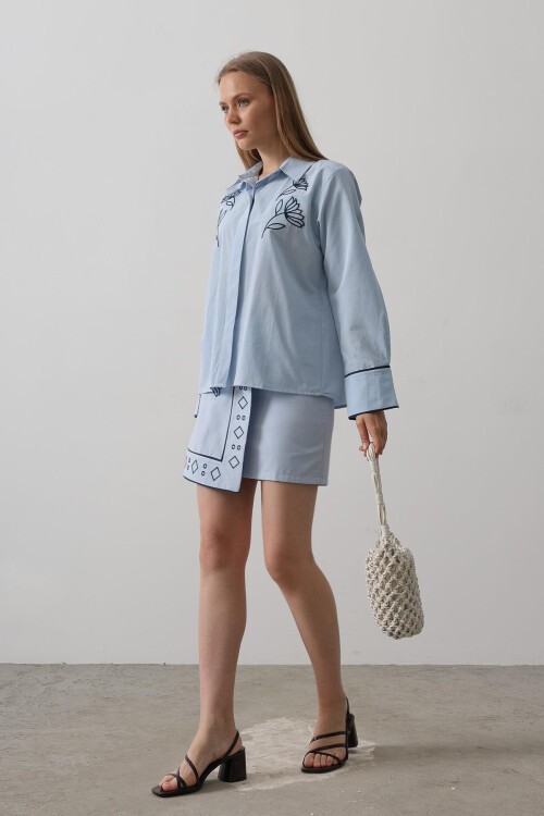 Bebe Mavisi Gizli Pat Gömlek Ve Asimetrik Kesim Etek Nakışlı Takım