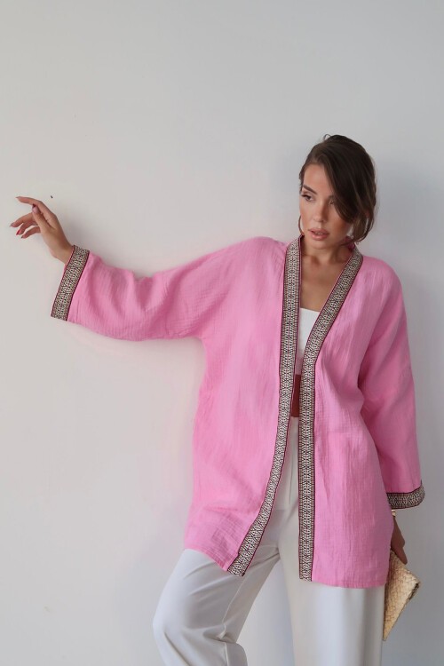 Pembe Nakış Detaylı Keten Kimono