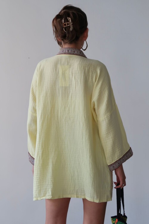 Sarı Nakış Detaylı Keten Kimono