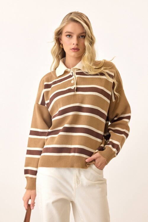 Bej Polo Yaka Düğmeli Triko Kazak