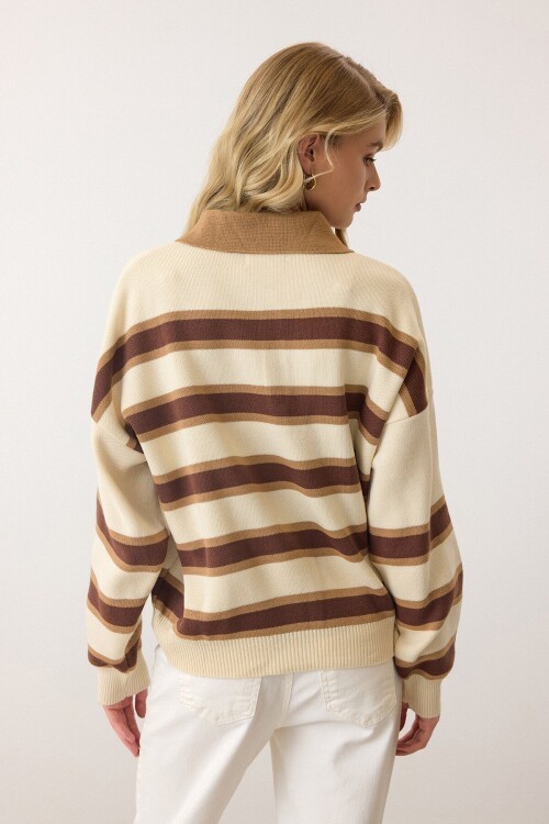 Kahverengi Polo Yaka Düğmeli Triko Kazak