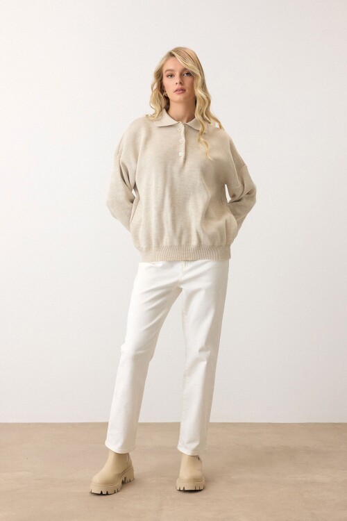 Bej Polo Yaka Düğmeli Triko Kazak