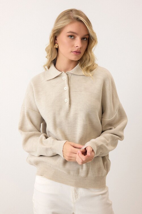 Bej Polo Yaka Düğmeli Triko Kazak