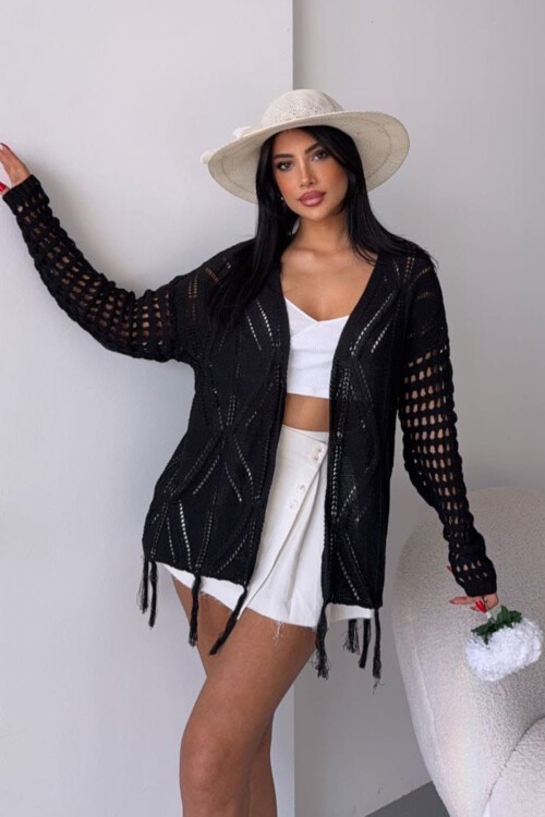 Siyah Püsküllü Ajurlu Hırka