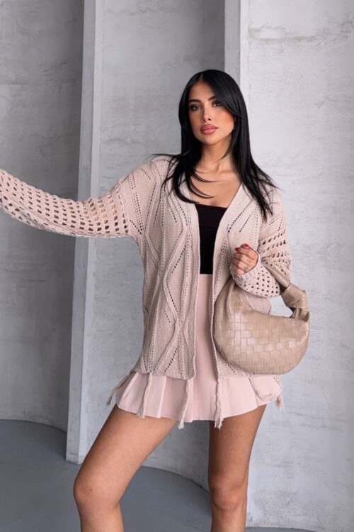 Bej Püsküllü Ajurlu Hırka