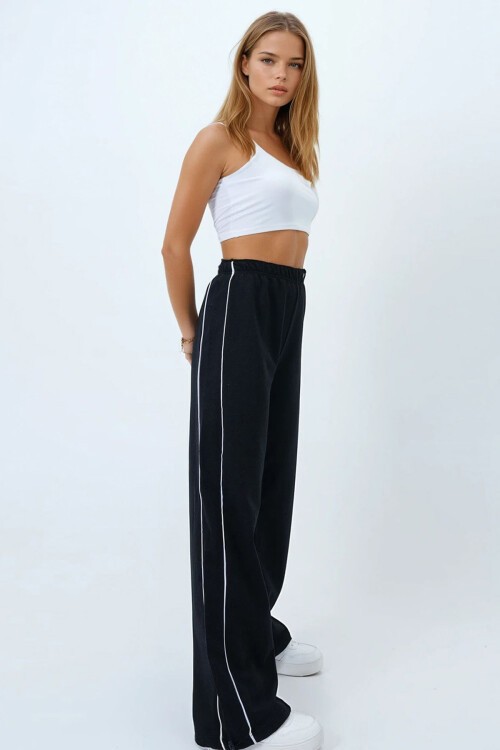 Siyah Çift Cepli Yanları Biyeli Bol Paça Eşofman Altı