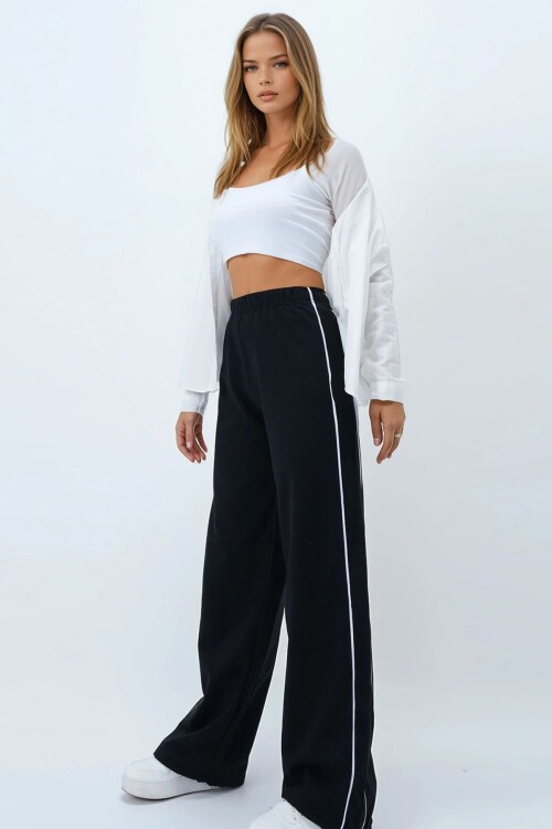 Siyah Çift Cepli Yanları Biyeli Bol Paça Eşofman Altı