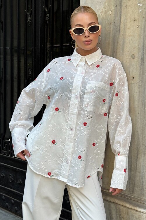 Kırmızı Tek Cepli Önü Kısa Arkası Uzun Nakış İşlemeli Ajurlu Gömlek