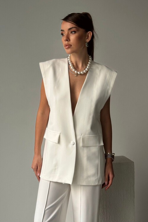 Beyaz Tek Düğmeli Cep Kapaklı Oversize Yelek