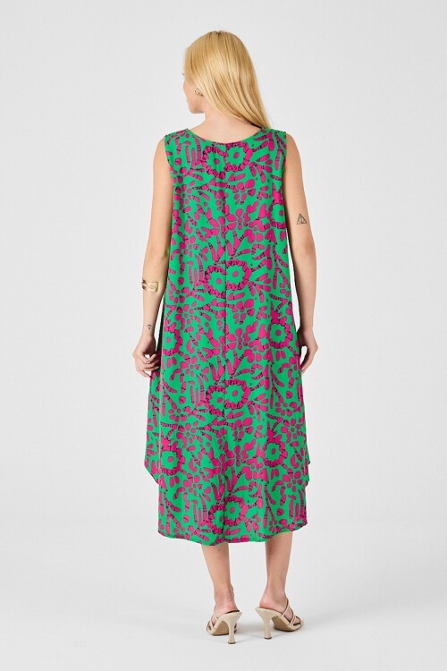Yeşil-Fuşya U Yaka Kolsuz Eteği Asimetrik Kesim Desenli Midi Boy Elbise