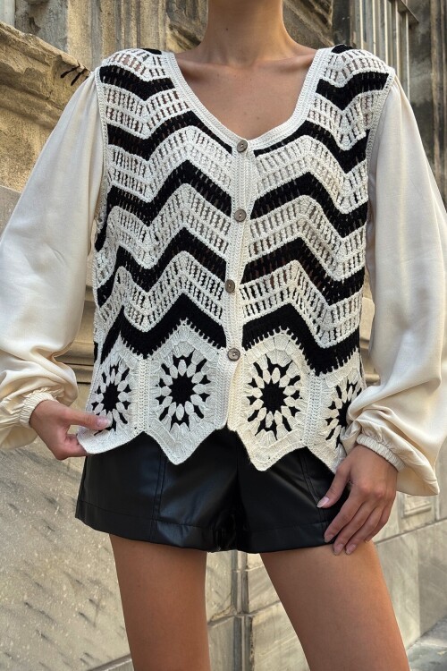 Bej Siyah V Yaka Ajur Ve Motifli Premıum Triko Hırka