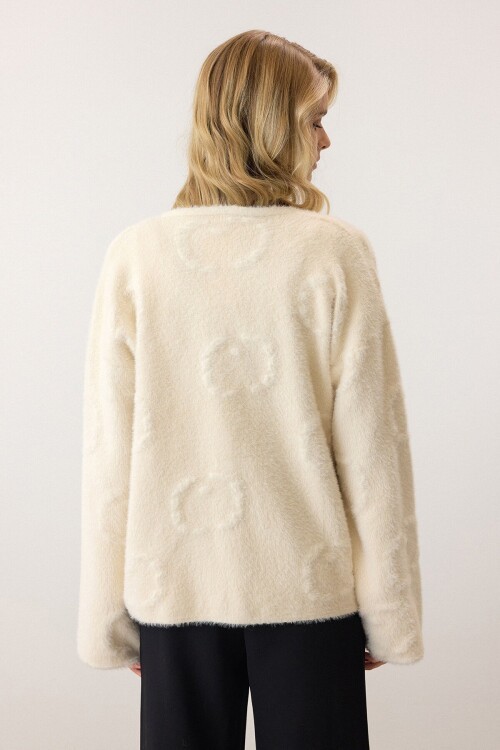 Krem V Yaka Bağcık Detaylı Desenli Triko Hırka