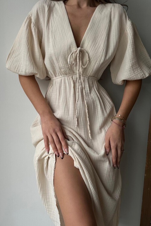 Bej V Yaka Beli Lastikli Kısa Kol Müslin Kumaş Elbise