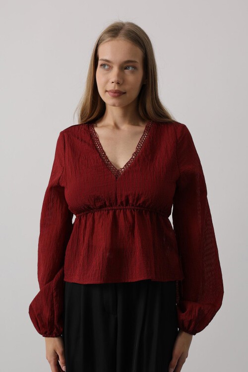 Bordo V Yaka Dantelli Eteği Fırfırlı Bluz