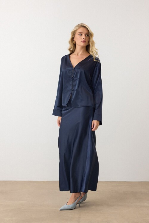 Lacivert V Yaka Düğme Detaylı Saten İkili Takım