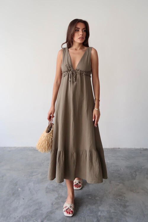 Vizon V Yaka Fırfır Detaylı Astarlı Müslin Elbise