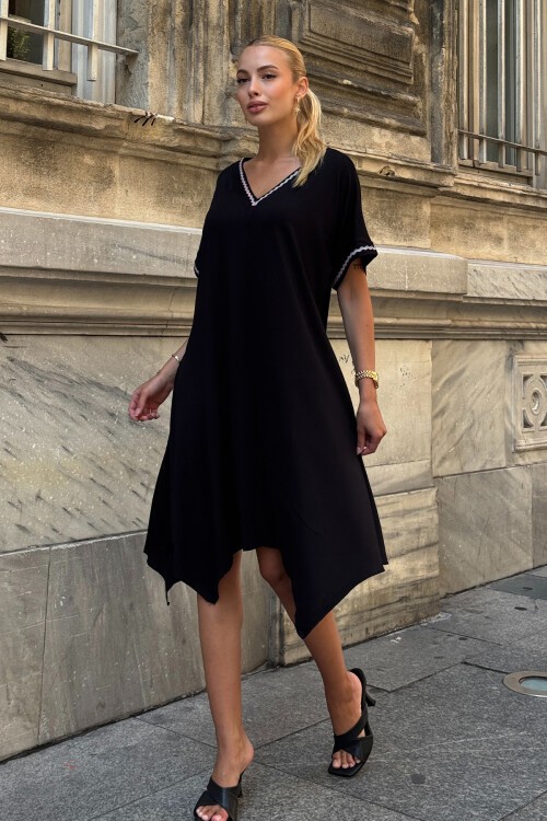 Siyah V Yaka Kısa Kollu Şerit Desenli Elbise