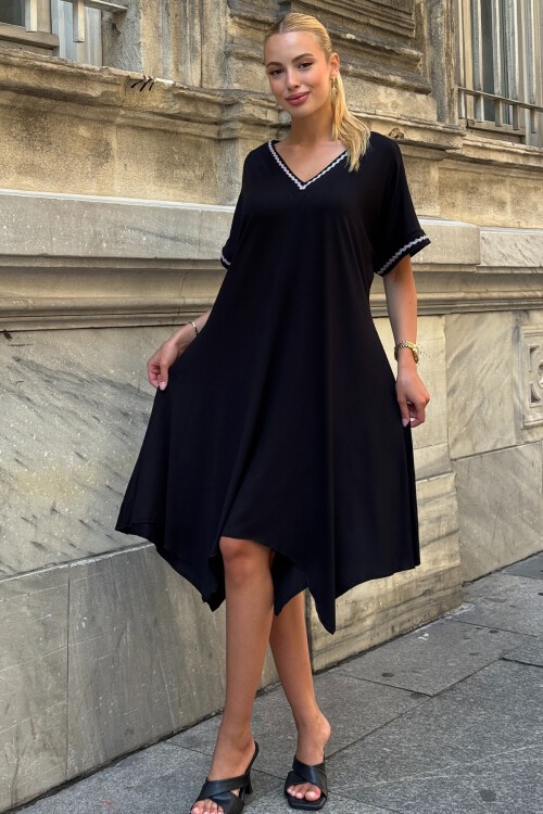 Siyah V Yaka Kısa Kollu Şerit Desenli Elbise