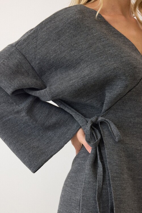 Antrasit V Yaka Kuşaklı Bol Paça İkili Takım