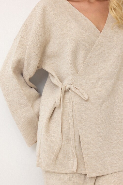 Bej V Yaka Kuşaklı Bol Paça İkili Takım