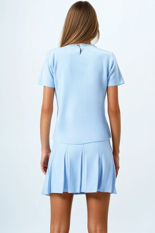 Mavi Yakası Taş İşlemeli Bluz Ve Pileli Etek Triko Takım