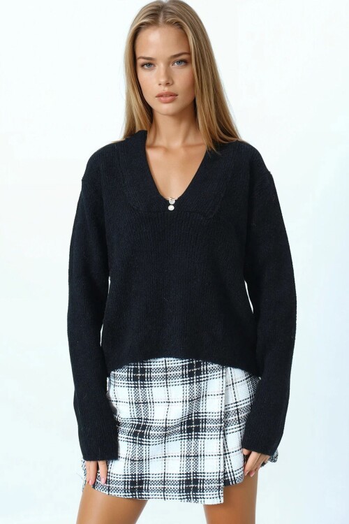 Aksesuar Detaylı V Yaka Uzun Kollu Triko Bluz