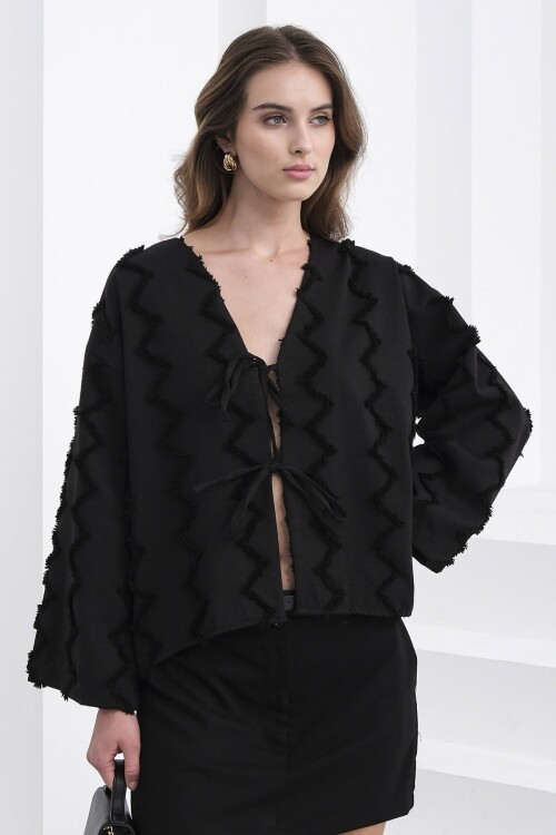 Bağlama Detaylı Zigzag Desenli Bluz