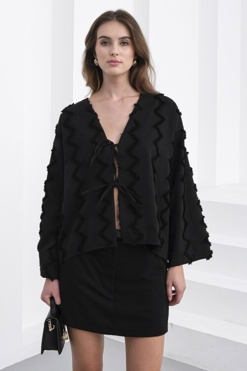 Bağlama Detaylı Zigzag Desenli Bluz