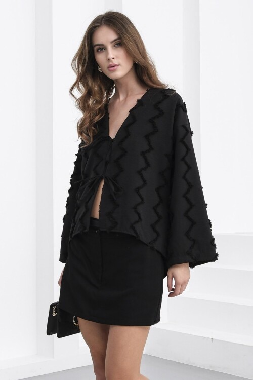 Bağlama Detaylı Zigzag Desenli Bluz