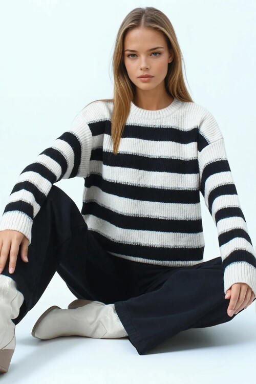 Bisiklet Yaka Çizgili Triko Kazak