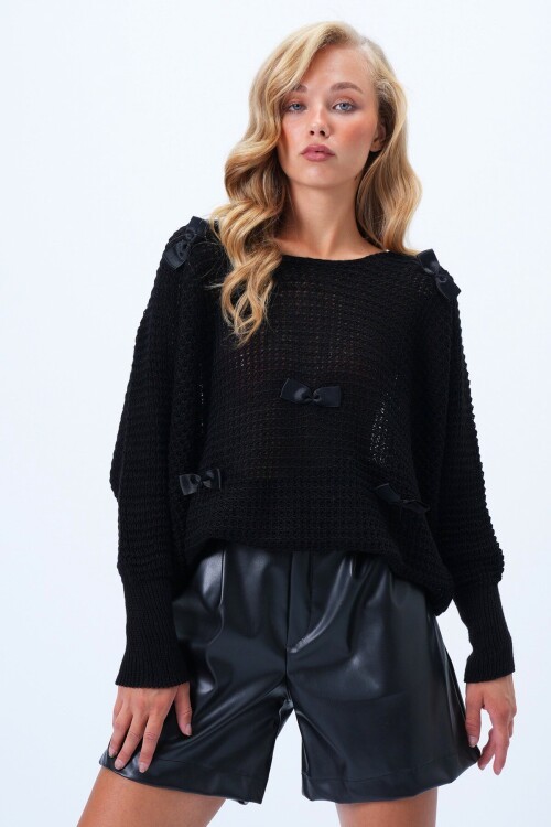 Bisiklet Yaka Fiyonk Detaylı Triko Bluz