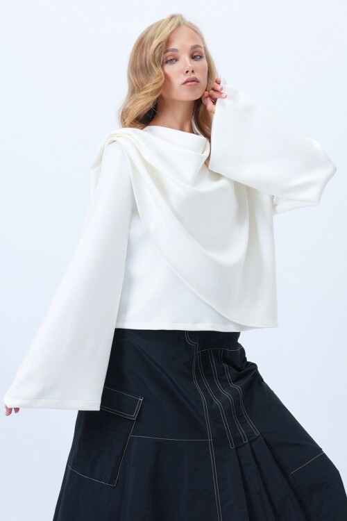 Bisiklet Yaka Kendinden Şal Detaylı Geniş Kesim Tasarım Bluz