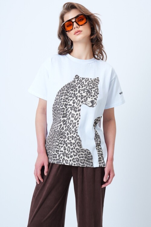 Bisiklet Yaka Leopar Baskılı Pamuk T-Shirt