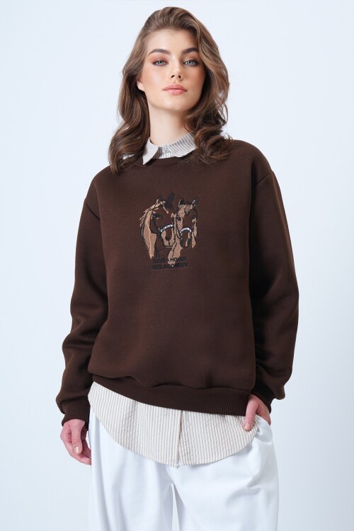 Bisiklet Yaka Nakışlı  İçi Şardonlu 3 İplik Sweatshirt