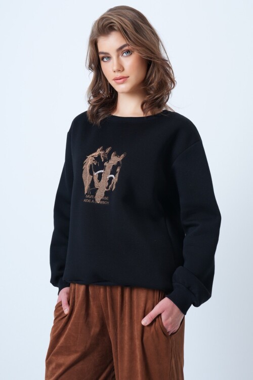 Bisiklet Yaka Nakışlı  İçi Şardonlu 3 İplik Sweatshirt
