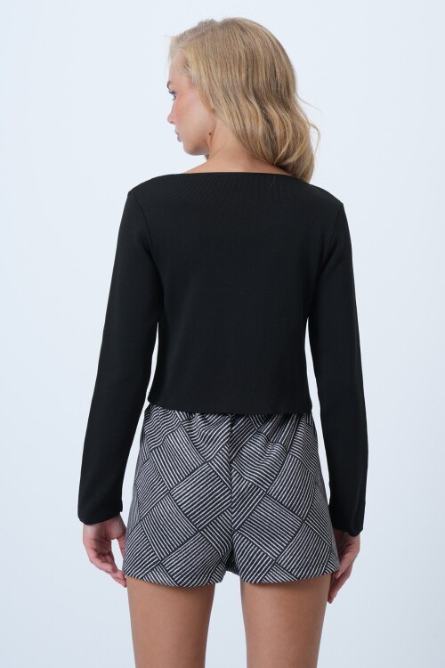 Bisiklet Yaka Önü Düğmeli Triko Bluz