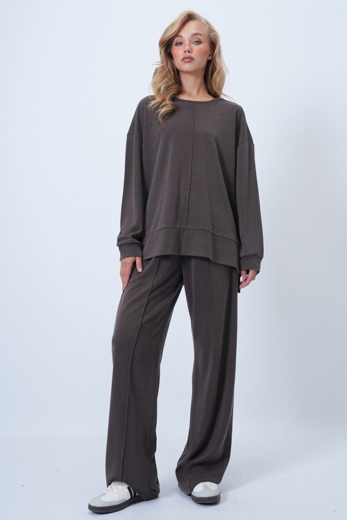 Bisiklet Yaka Önü Nervür Dikişli Uzun Sweatshirt Ve Çımalı Cepli Pantolon Takım
