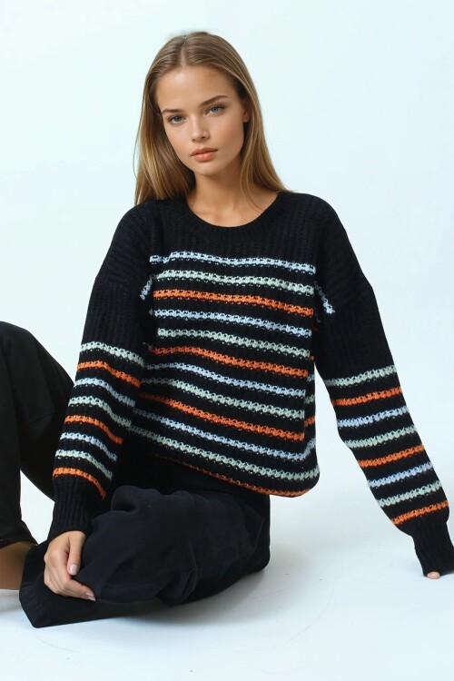 Bisiklet Yaka Örgü Detaylı Çizgili Triko Kazak