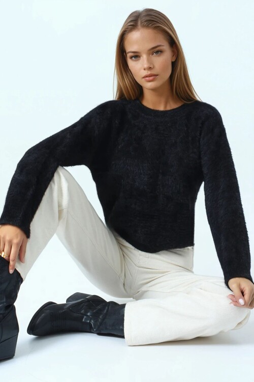 Bisiklet Yaka Püsküllü Triko Kazak