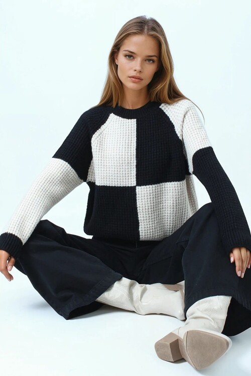 Bisiklet Yaka Renk Bloklu Dokulu Triko Kazak