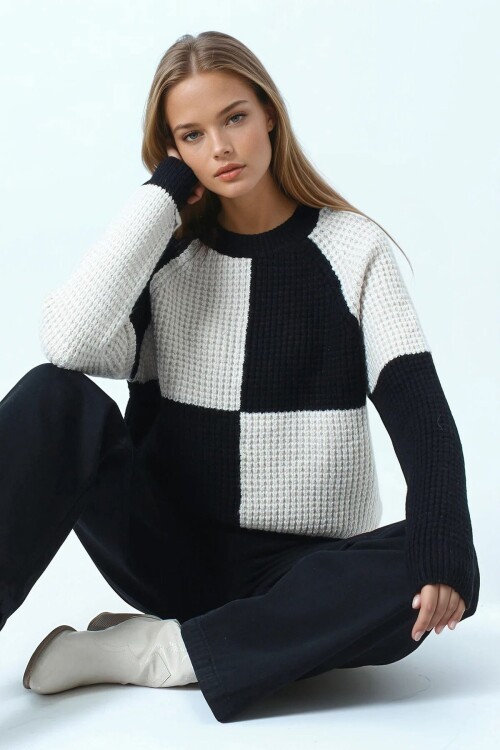 Bisiklet Yaka Renk Bloklu Dokulu Triko Kazak