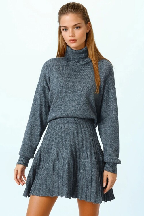 Boğazlı Kazak Ve Beli Lastikli Pileli Mini Etek Triko Takım