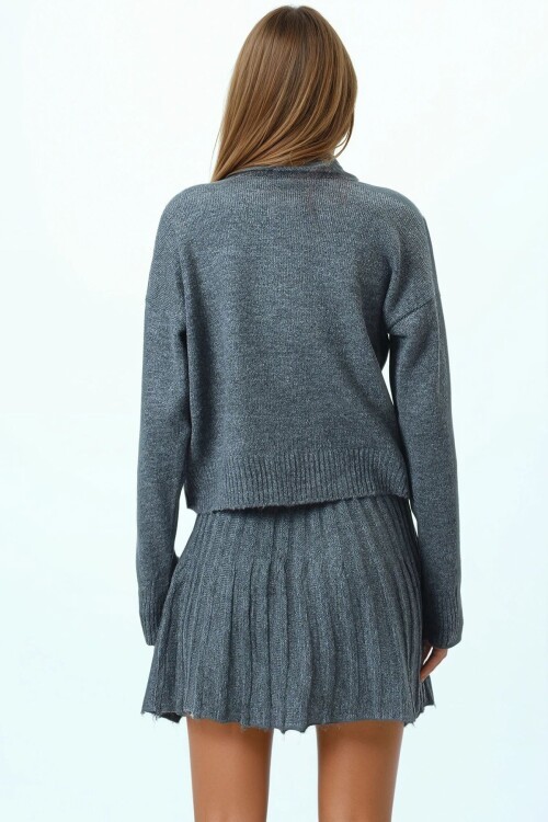 Boğazlı Kazak Ve Beli Lastikli Pileli Mini Etek Triko Takım