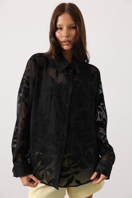 Çiçek Desenli Transparan Dokulu Oversize Uzun Kollu Gömlek