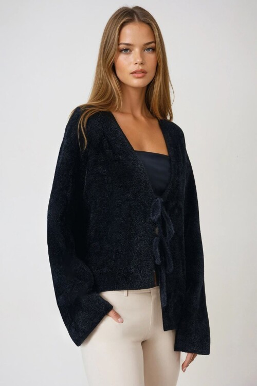 Çift Bağcıklı Püsküllü Hırka