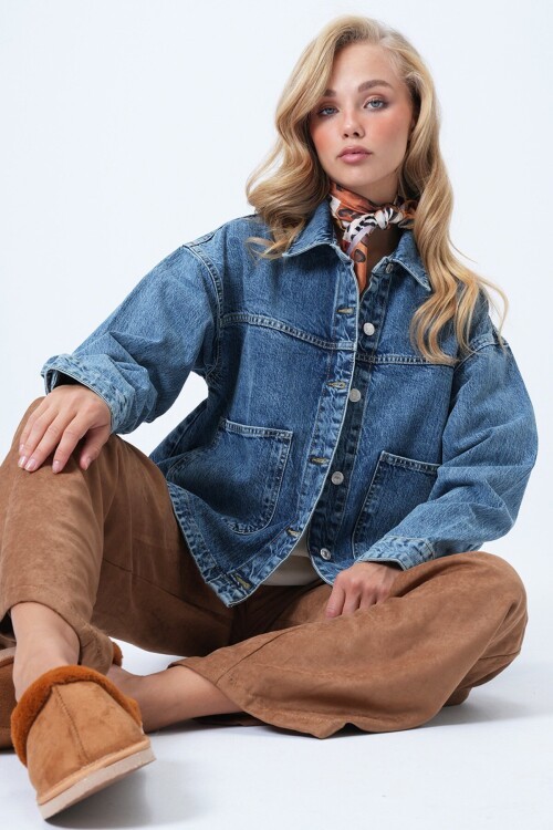 Çift Cepli Dikiş Detaylı Denim Ceket