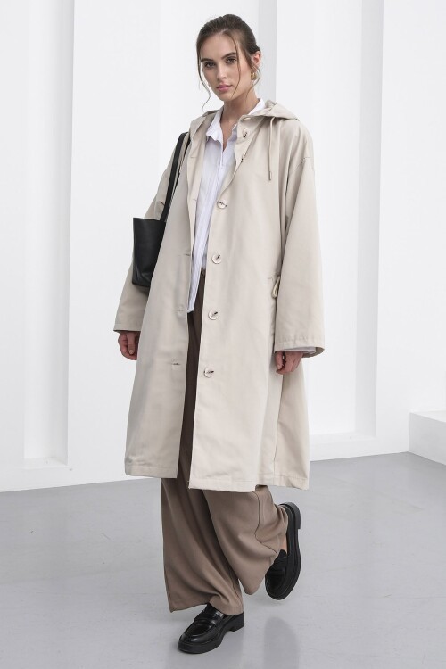 Çift Cepli Kapüşonlu Beli Bağlamalı Düğme Kapamalı Astarlı Trençkot