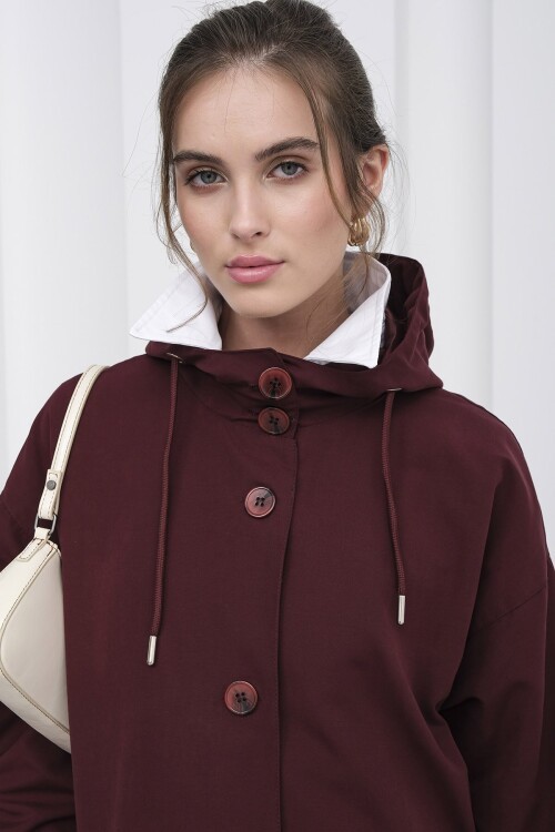 Çift Cepli Kapüşonlu Beli Bağlamalı Düğme Kapamalı Astarlı Trençkot